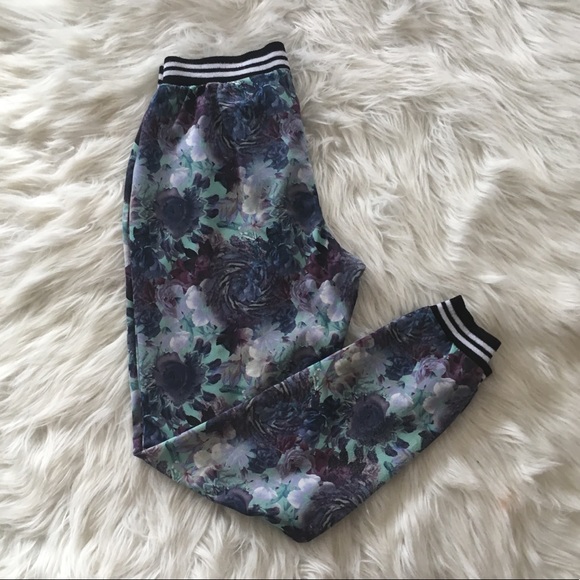 🎉Bundle of 2 Pants - Picture 5 of 8
